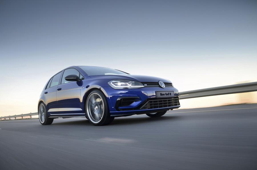  Volkswagen Golf R 5-Door 2017 года  (ZA) (фото 2 из 8)